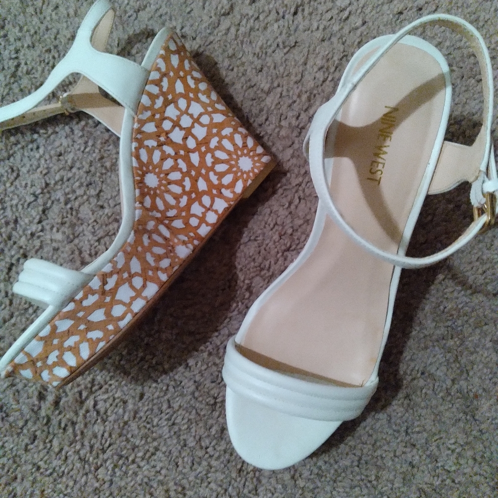 Shoes - Picture 3 of 4